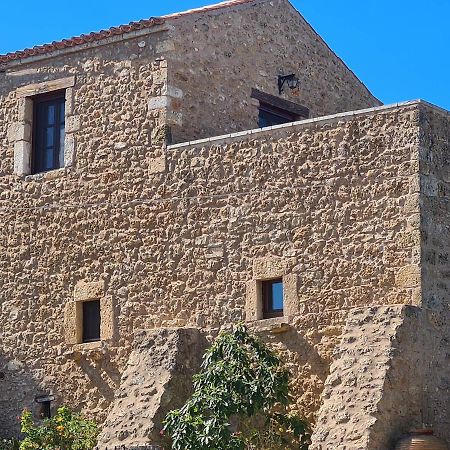 Villa Pyrgos 1869 à Gythio Extérieur photo